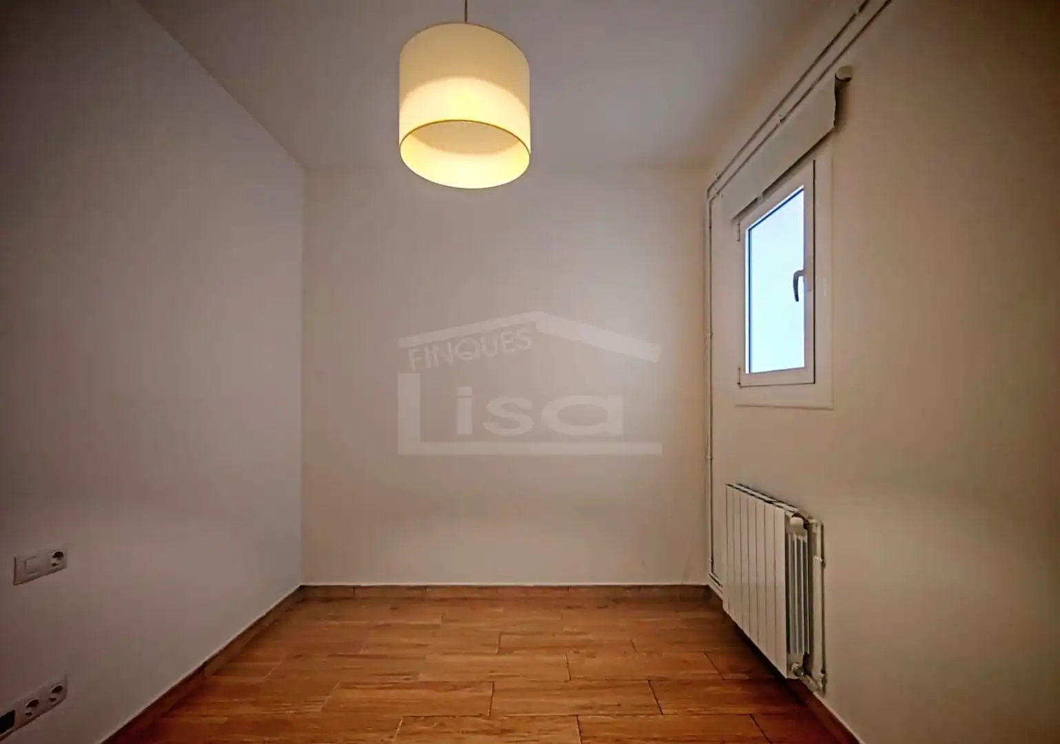 Schlafzimmer von Dachboden zum Verkauf in Barcelona mit Klimaanlage, Heizung und Parkett