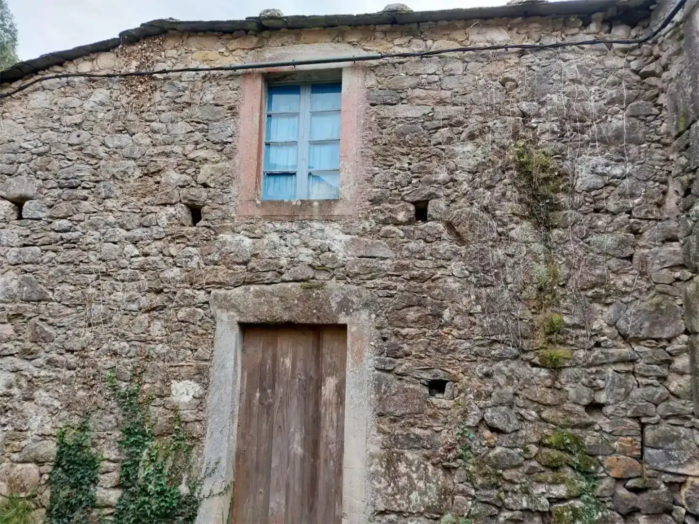 Außenansicht von Country house zum Verkauf in Ourol