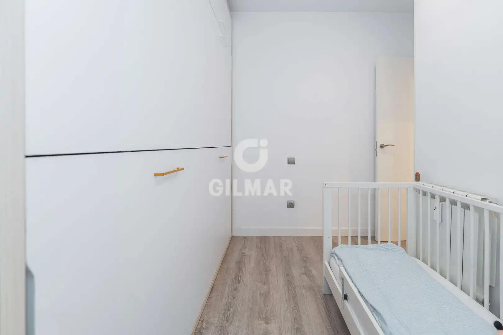 Habitación de Ático en venta en Madrid con Calefacción y Balcón