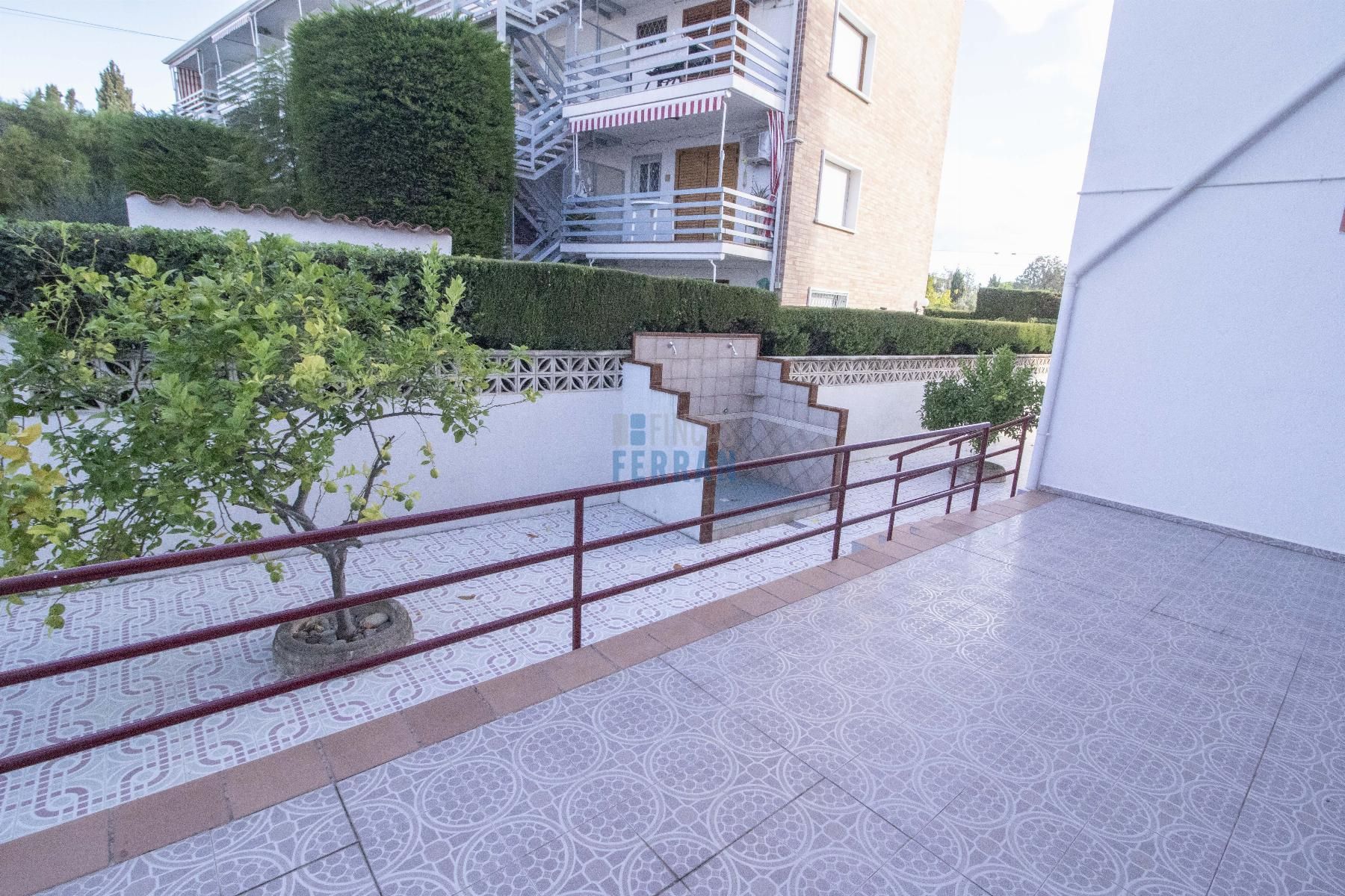 Vista exterior de Apartament en venda en El Vendrell amb Calefacció, Terrassa i Moblat