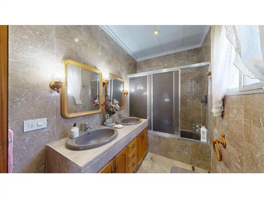 Bathroom of Houses for sale in La Pobla de Vallbona