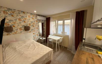 Schlafzimmer von Wohnung zum verkauf in Alicante / Alacant mit Klimaanlage und Balkon