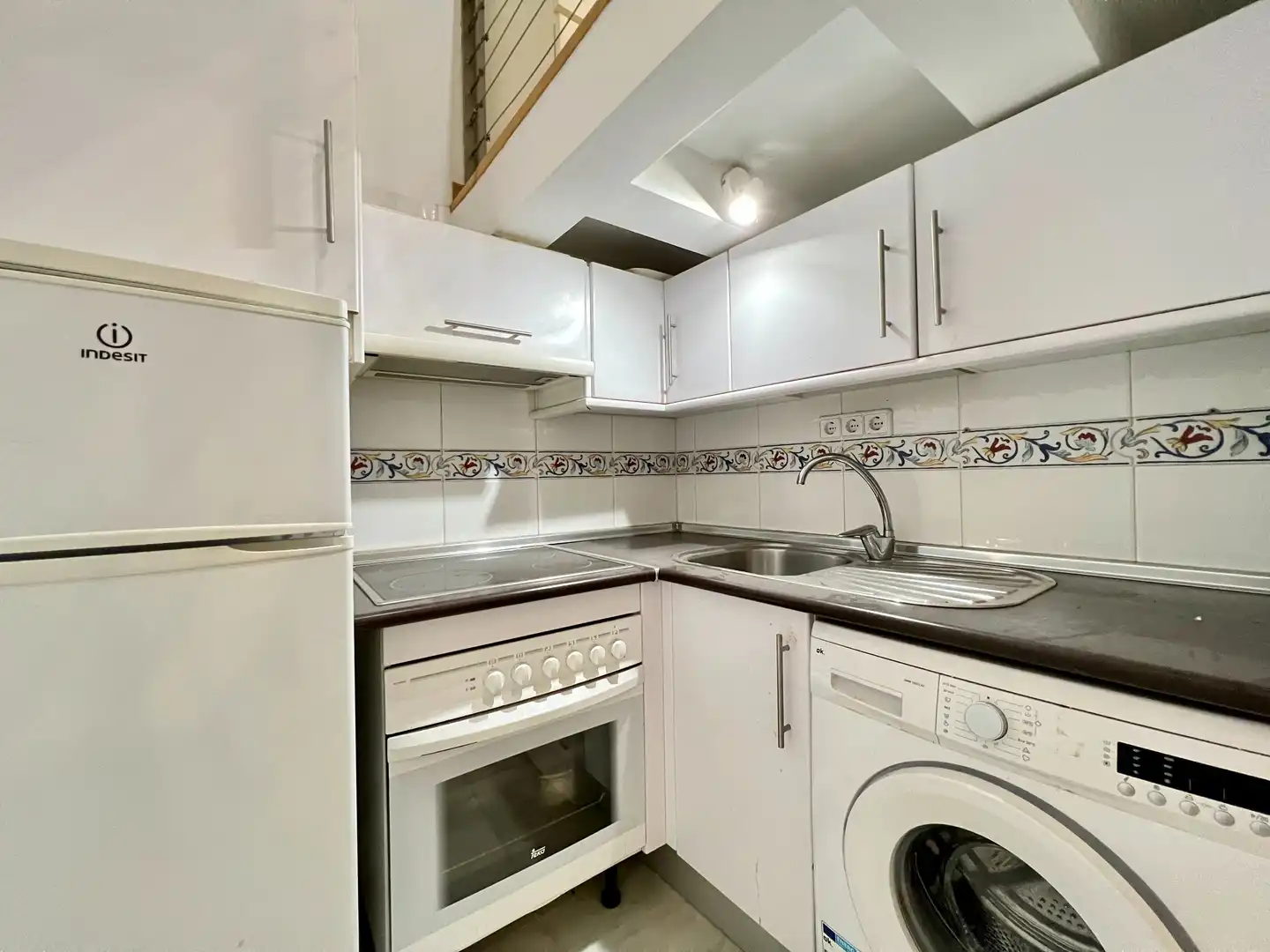 Cuina de Dúplex de lloguer en Madrid amb Moblat i Rentadora