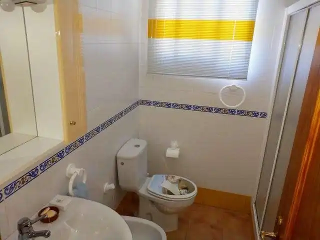 Baño de Casa adosada en venta en Córdoba con Aire acondicionado, Calefacción y Jardín privado