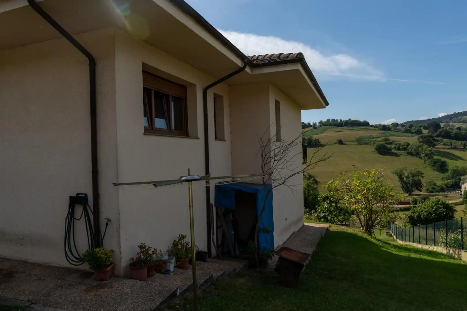 Vista exterior de Casa o xalet en venda en Gijón  amb Calefacció, Jardí privat i Terrassa