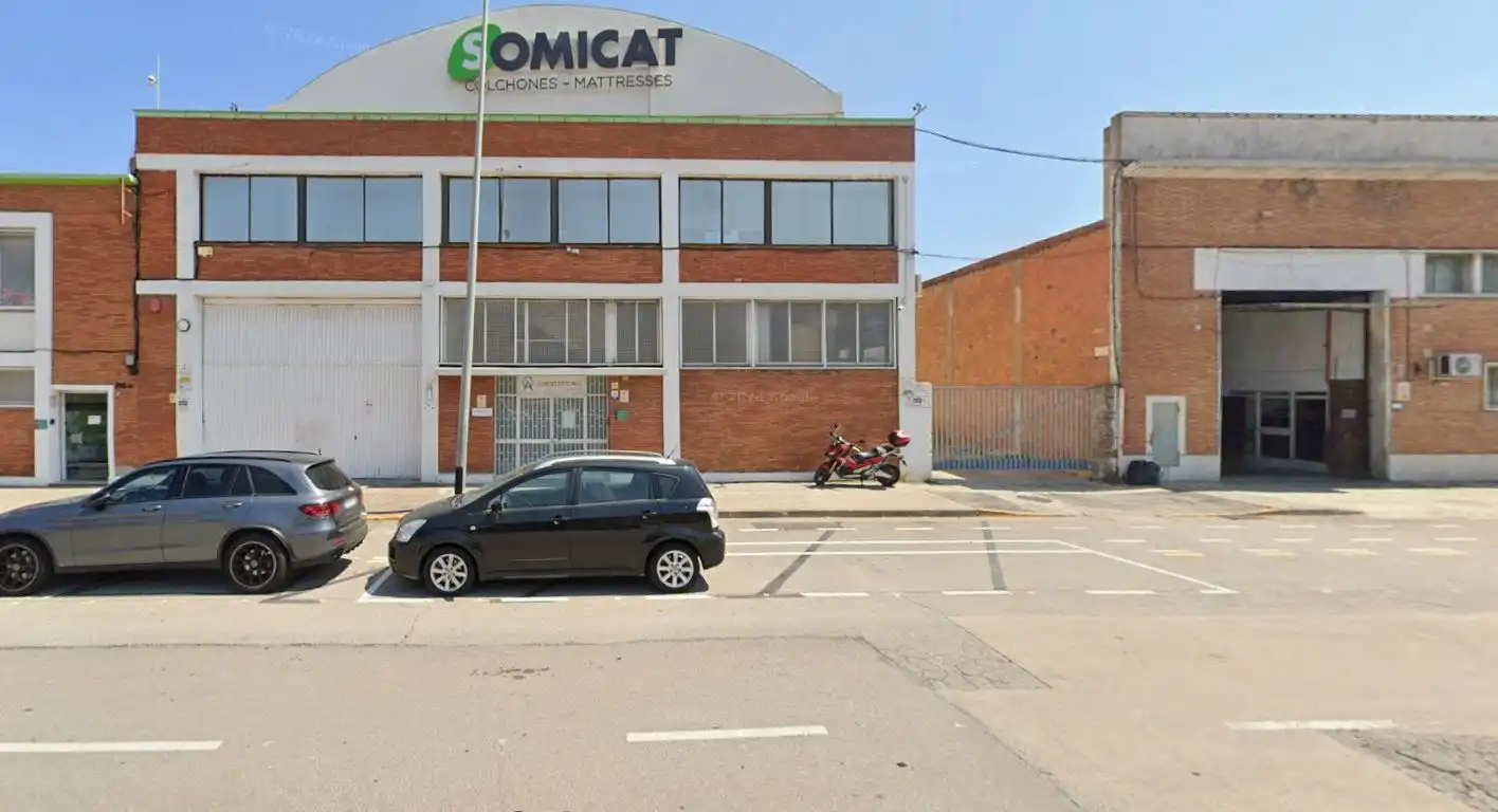 Vista exterior de Nave industrial de alquiler en L'Hospitalet de Llobregat
