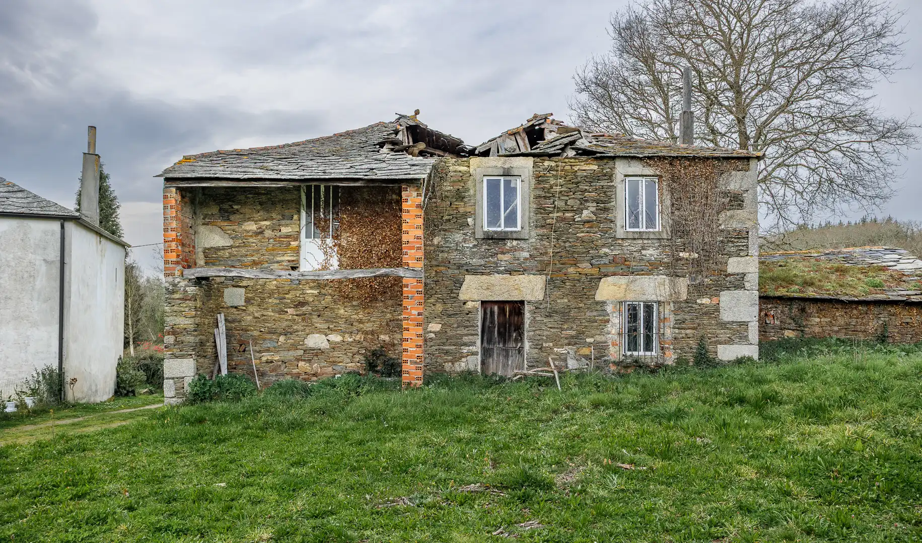 Außenansicht von Country house zum Verkauf in Begonte