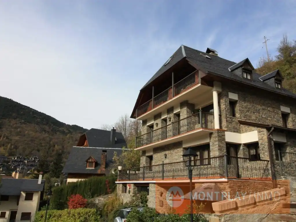 Außenansicht von Haus oder Chalet zum Verkauf in Vielha e Mijaran mit Heizung, Möbliert und Ofen