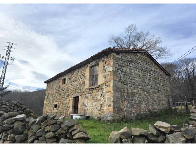Casa-chalet en Venta en Calle Sel de la carrera en Luena