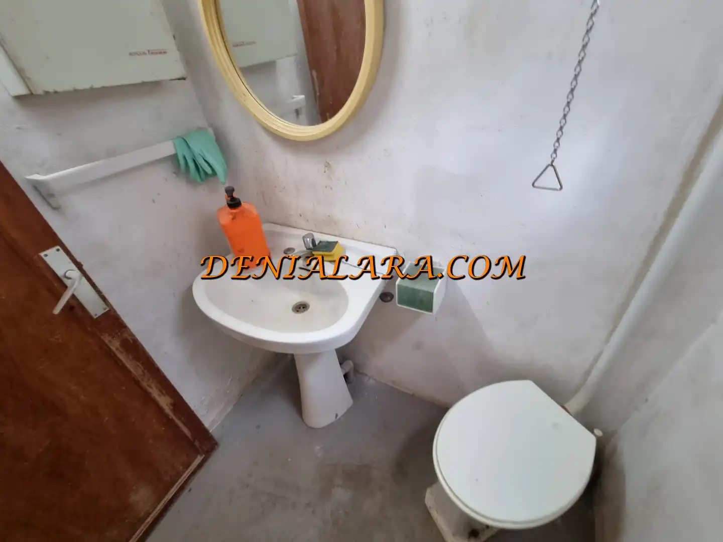 Bathroom of Commercial properties for rent in Pego