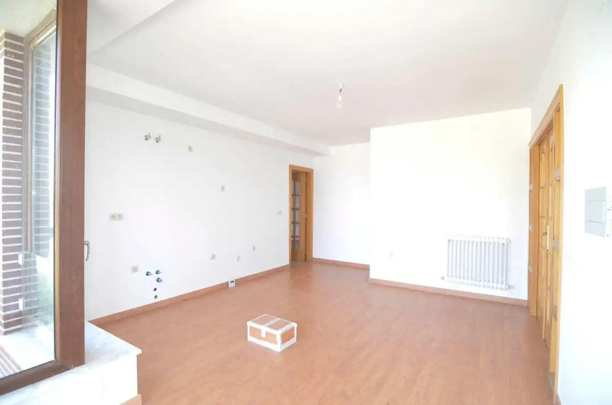 Sala d'estar de Casa o xalet en venda en Calvarrasa de Abajo amb Terrassa, Piscina i Moblat