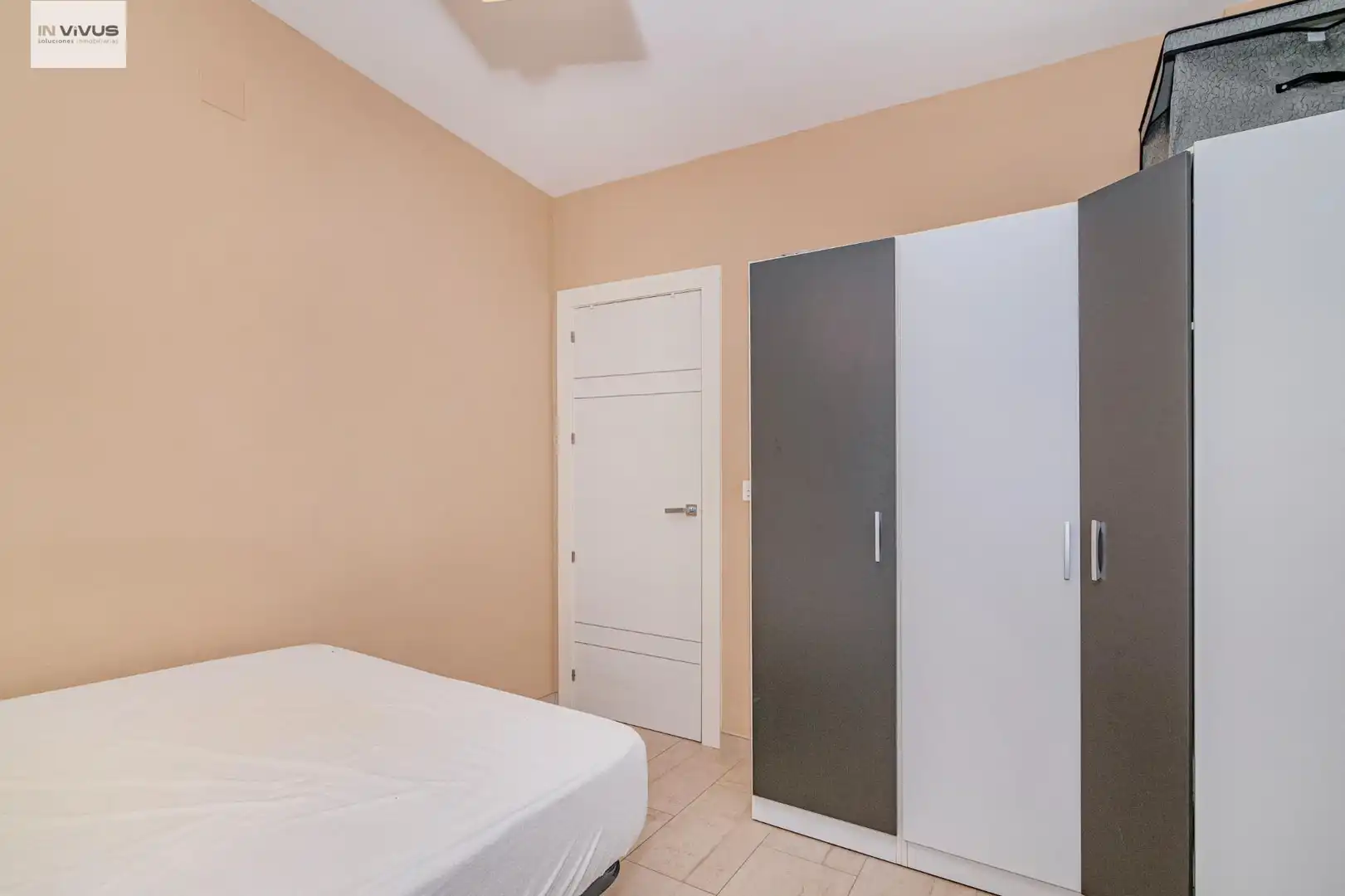 Habitación de Piso para compartir en Granada con Aire acondicionado, Calefacción y Terraza