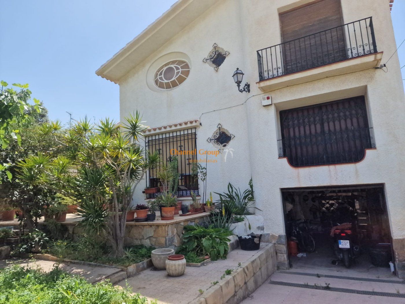 Vista exterior de Casa o xalet en venda en Elche / Elx amb Piscina