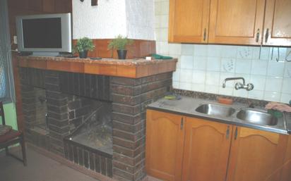 Cuina de Casa adosada en venda en Monzón amb Terrassa i Balcó