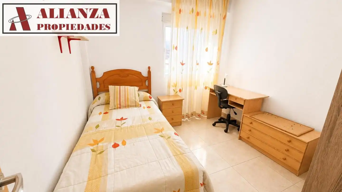 Flat with lift to rent in Cruz de Humilladero, imagen 5