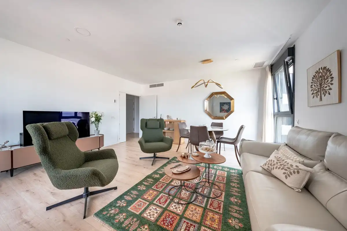Sala d'estar de Apartament en venda en Málaga amb Aire condicionat, Terrassa i Moblat