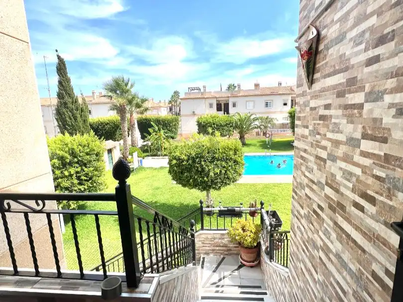 Garten von Wohnungen zum Verkauf in Torrevieja mit Klimaanlage, Terrasse und Balkon