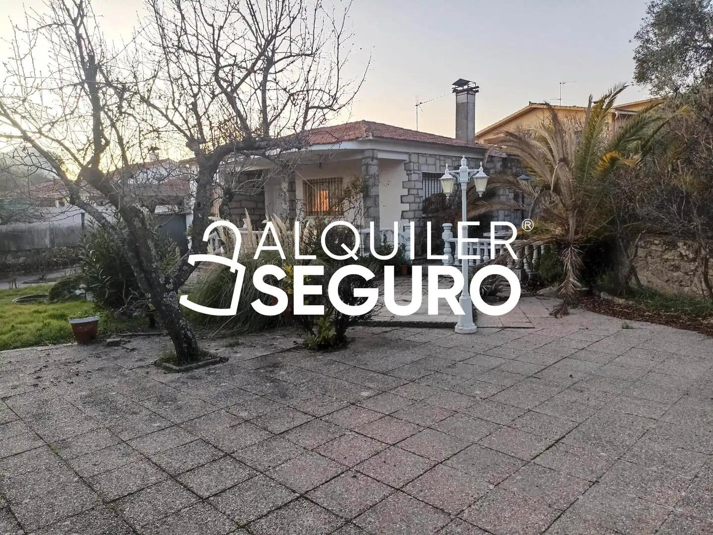 Exterior view of Houses for rent in Cadalso de los Vidrios  with Heating, Terrace and Furnished