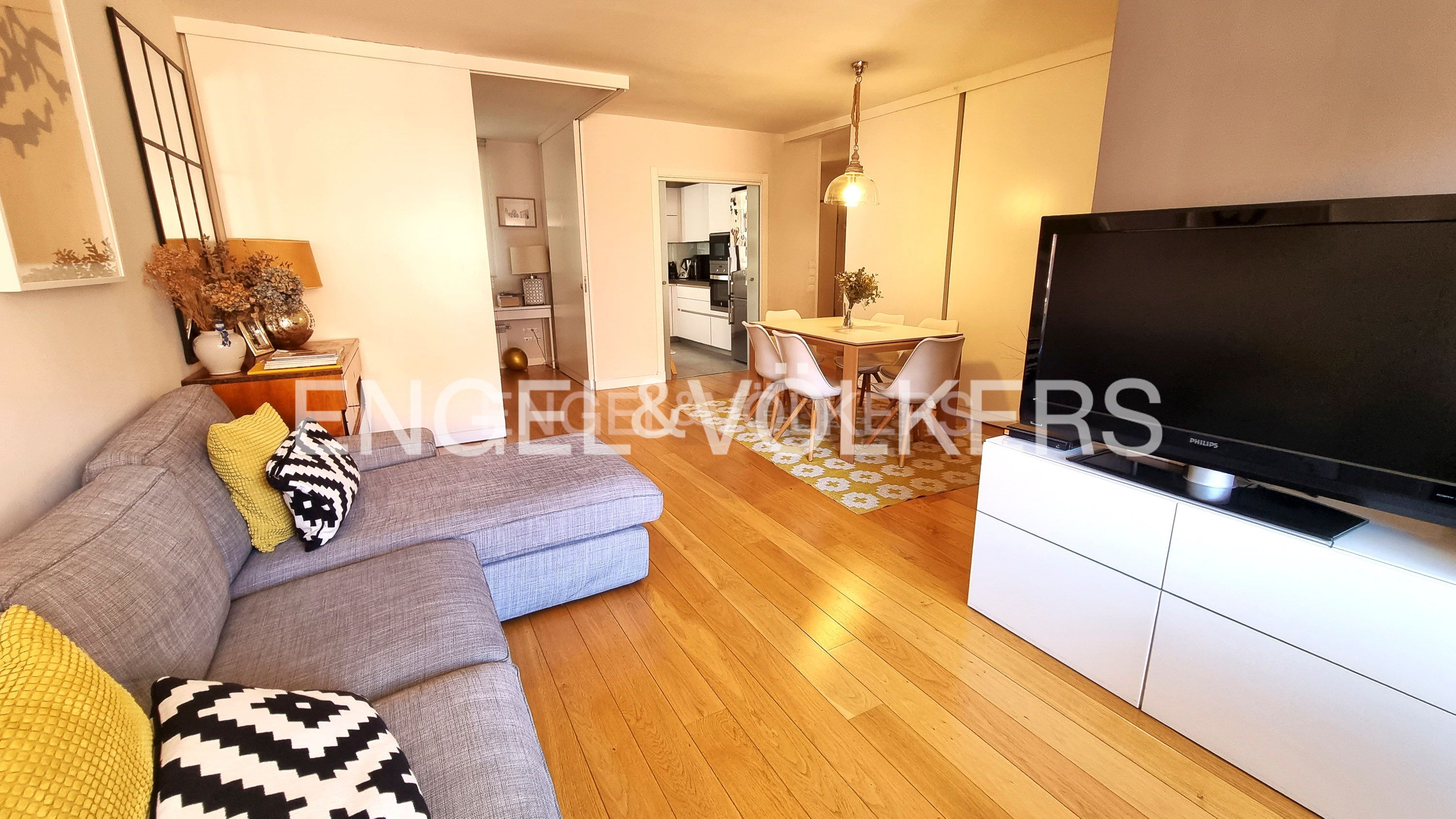 Vista exterior de Apartament de lloguer en  Madrid Capital amb Aire condicionat, Calefacció i Piscina