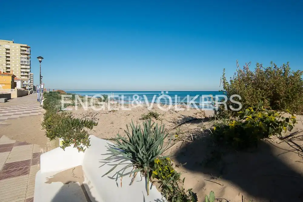 Attic for sale in Sueca  with Heating, Terrace and Storage room