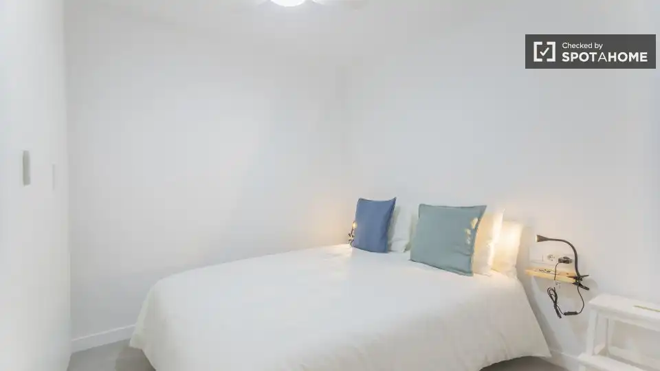 Habitación de Piso de alquiler en Valencia con Aire acondicionado, Calefacción y Amueblado