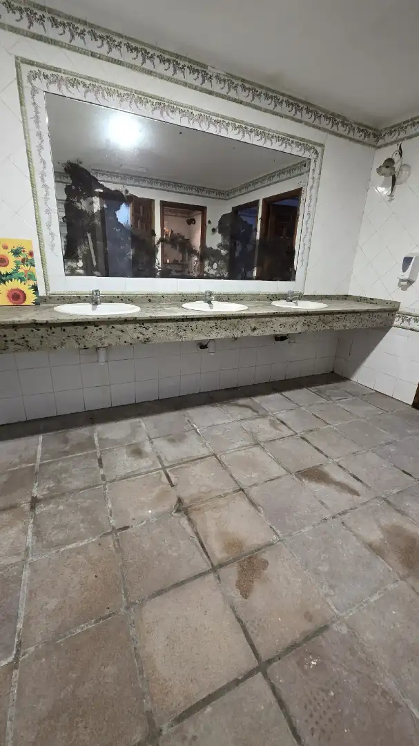 Baño de Local en venta en Valencia con Aire acondicionado y Terraza