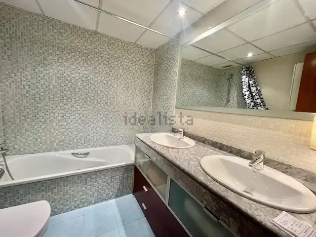 Baño de Piso en venta en Paterna con Calefacción, Terraza y Trastero