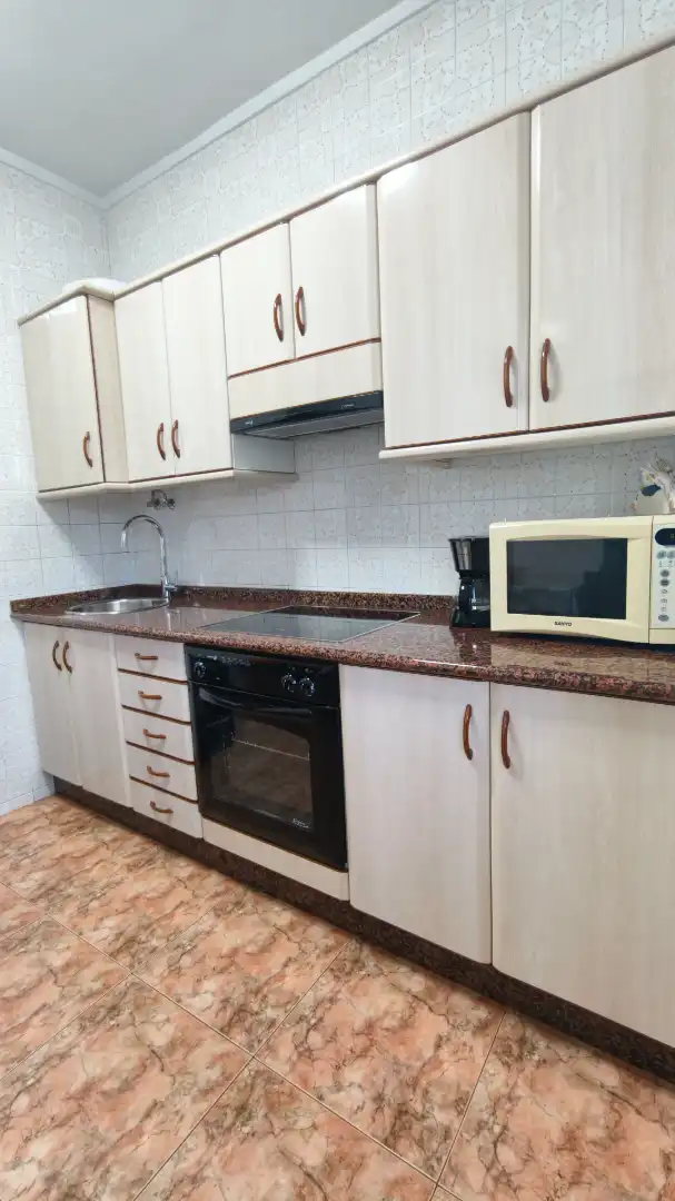 Cocina de Finca rústica en venta en Avilés con Calefacción, Jardín privado y Amueblado