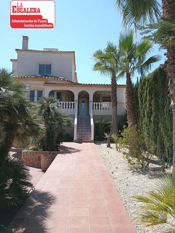Vista exterior de Casa o chalet en venta en Castalla con Aire acondicionado, Calefacción y Jardín privado