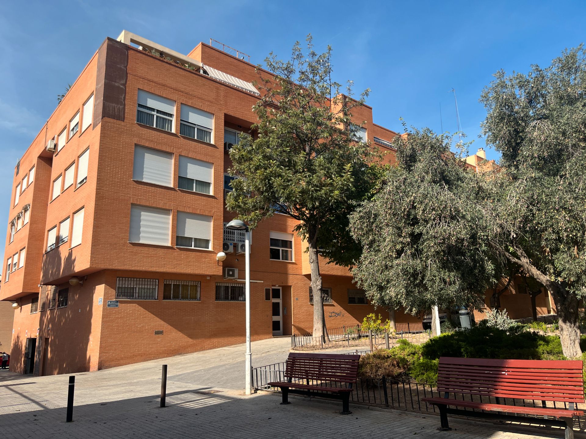 Exterior view of Flat for sale in  Valencia Capital  with Air Conditioner, Terrace and Storage room