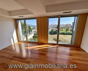 Bedroom of Study for sale in Vigo   with Air Conditioner, Heating and Parquet flooring