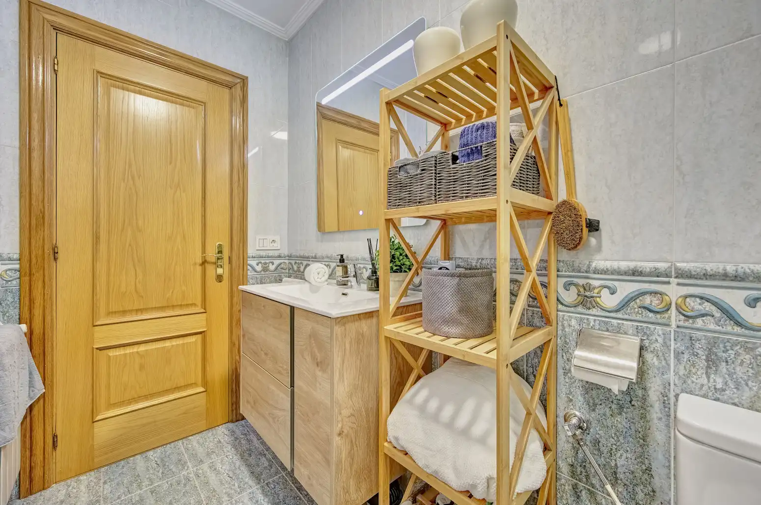 Badezimmer von Wohnung zum Verkauf in  Pamplona / Iruña mit Heizung und Parkett