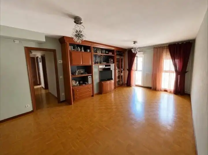 Sala d'estar de Pis en venda en Bilbao  amb Calefacció i Traster