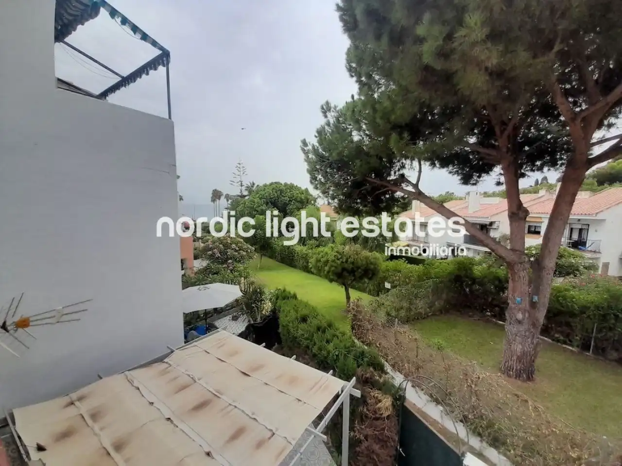 Vista exterior de Casa o xalet en venda en Vélez-Málaga amb Terrassa i Piscina