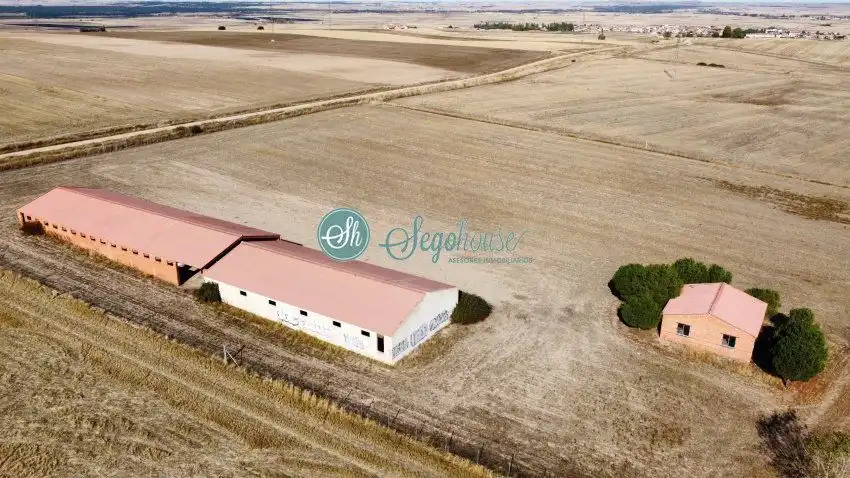 Nave industrial de alquiler en Abades