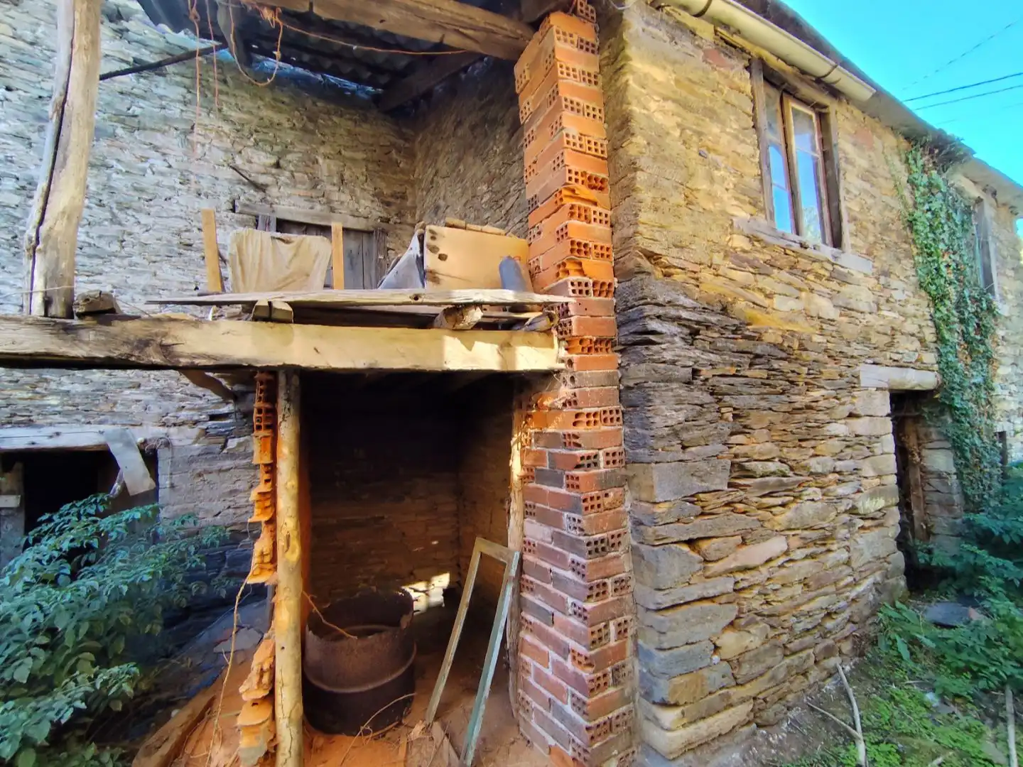Houses for sale in O Incio , Lugo