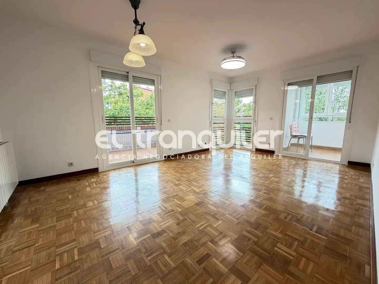 Appartement avec ascenseur à louer à Calle Sector Oficios