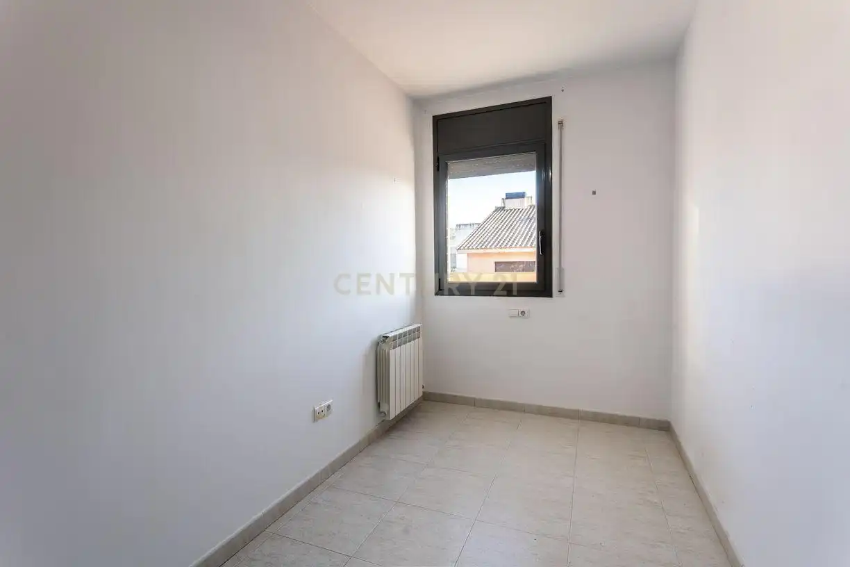 Bedroom of Flat for sale in Sant Celoni  with Air Conditioner and Storage room