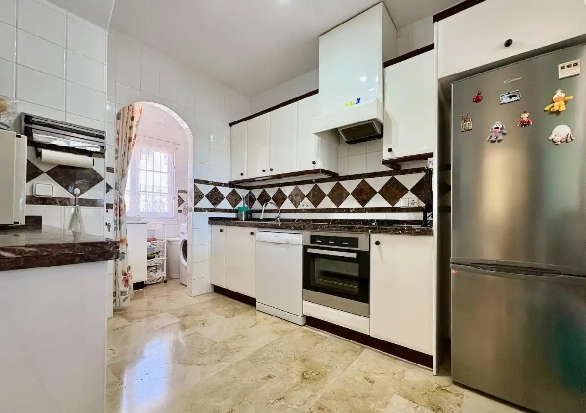 Chalet con terraza en venta en Calle canal de la mancha 19, imagen 7