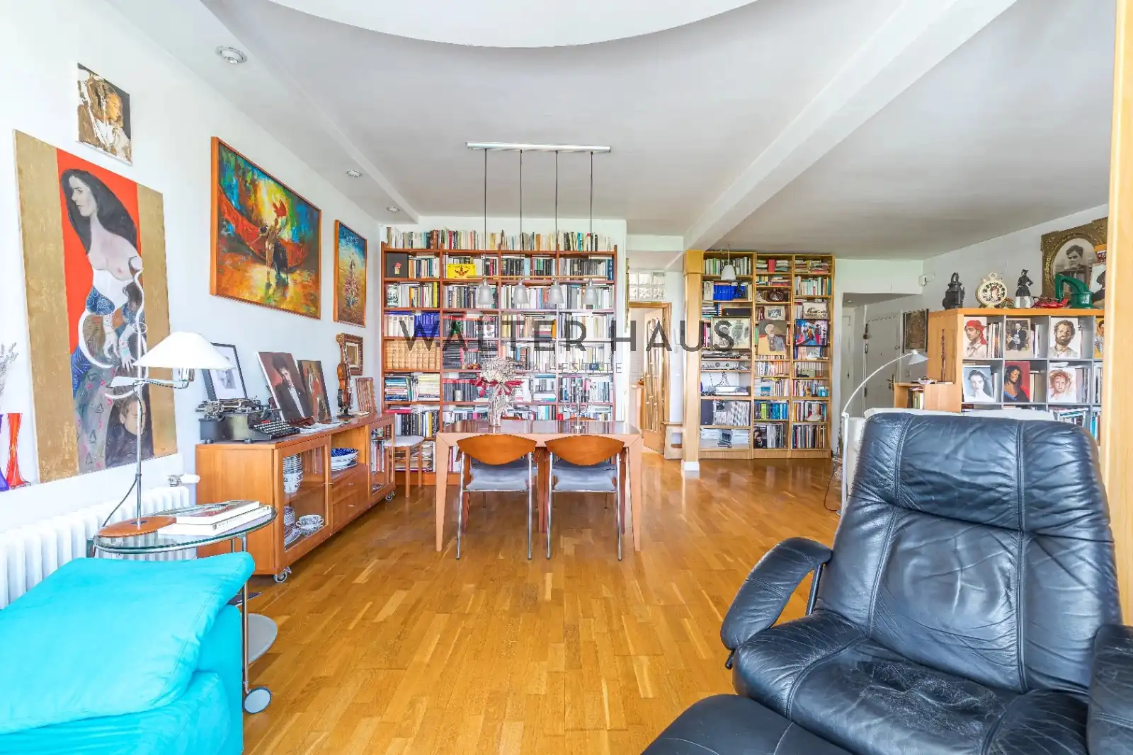Living room of Flat for sale in Madrid  with Air Conditioner, Heating and Storage room