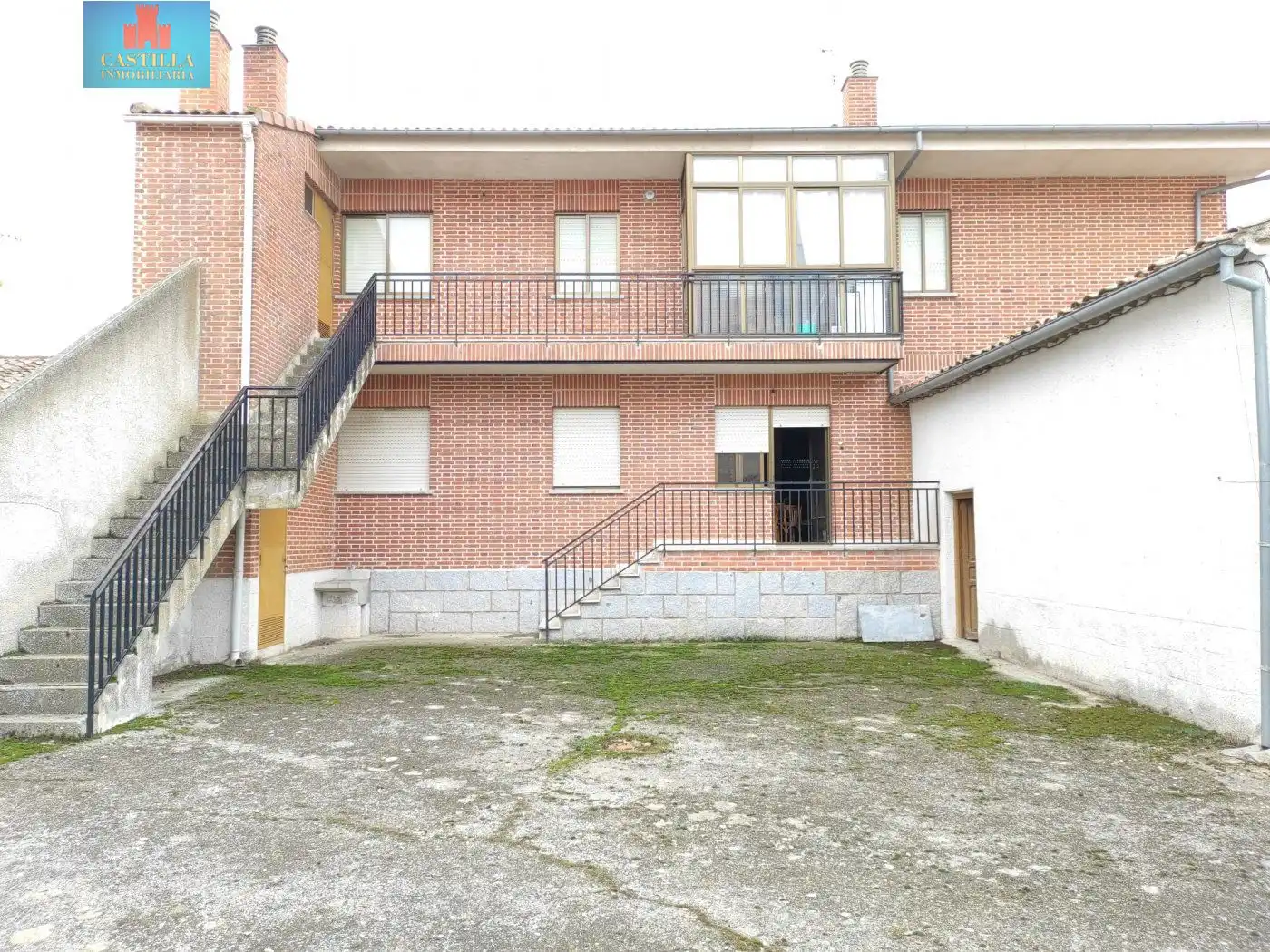 Vista exterior de Casa o chalet en venta en Velayos con Terraza, Trastero y Amueblado
