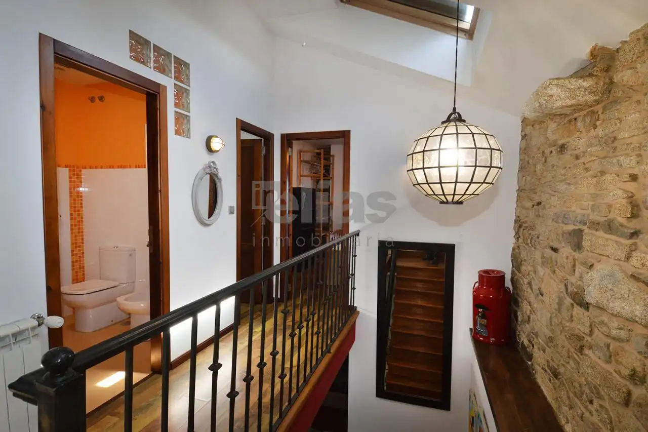 Casa o xalet en venda en Vimianzo amb Calefacció, Jardí privat i Terrassa