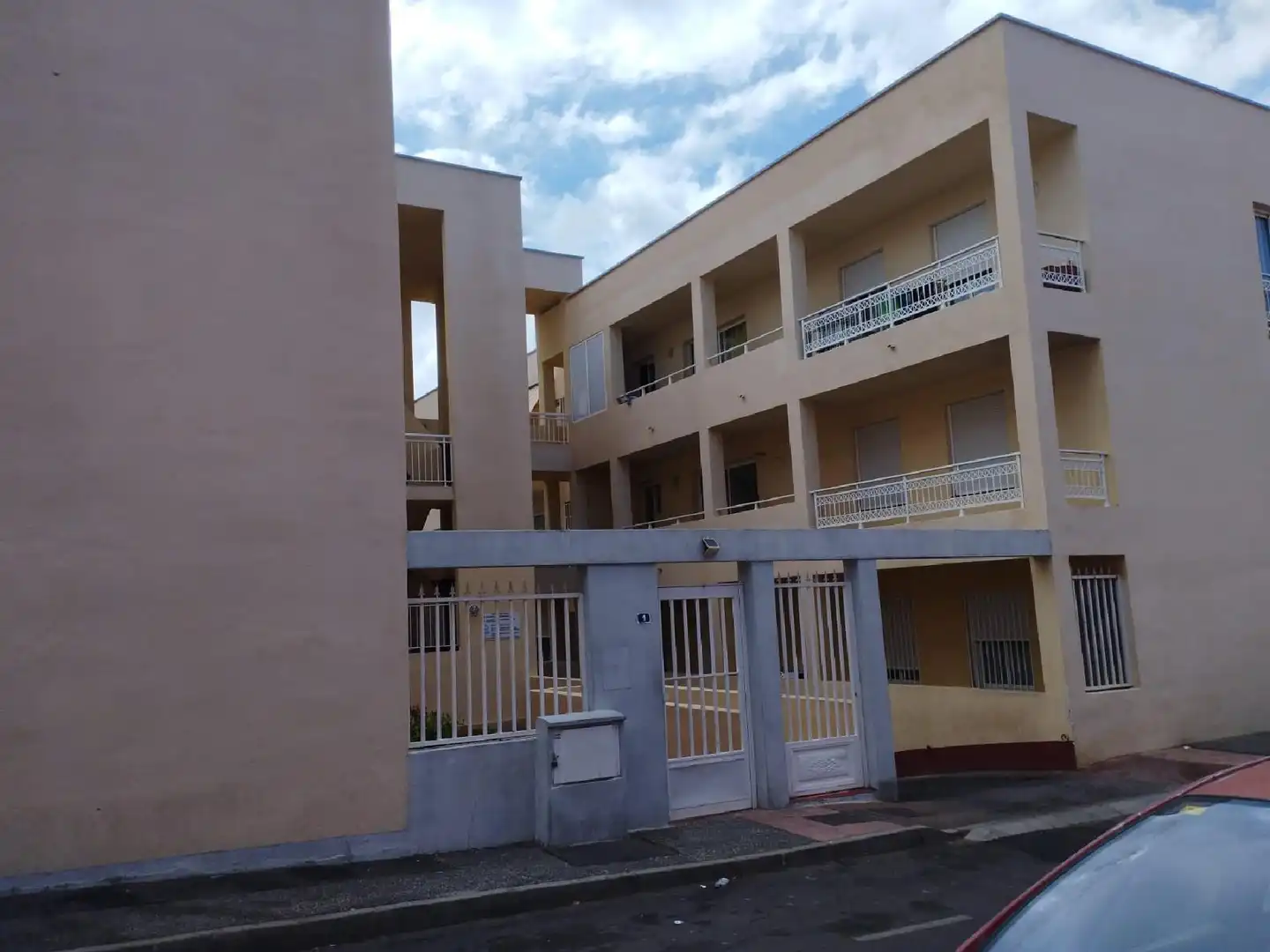 Vista exterior de Piso en venta en Arona con Trastero