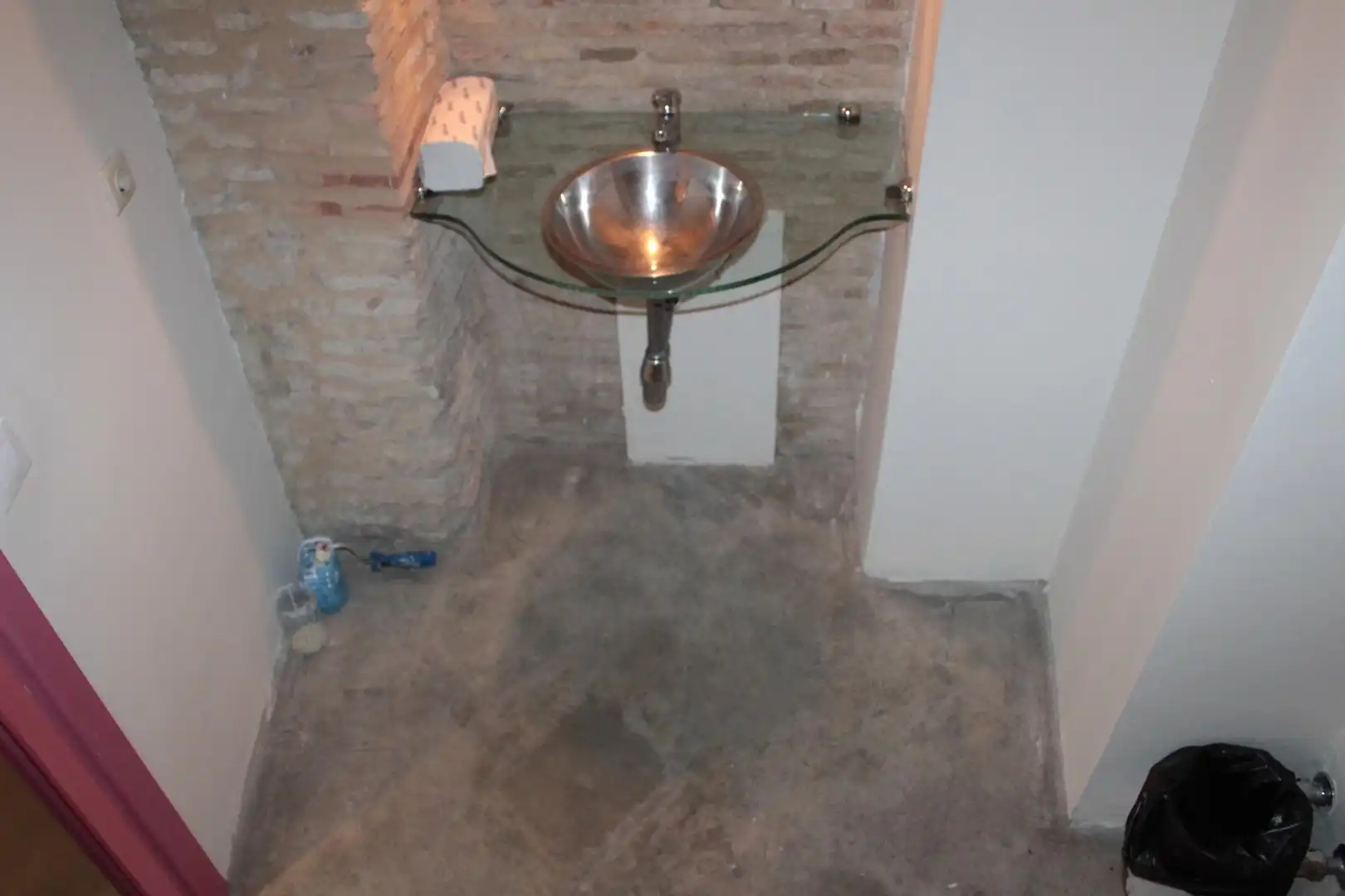Baño de Local de alquiler en Sevilla con Aire acondicionado