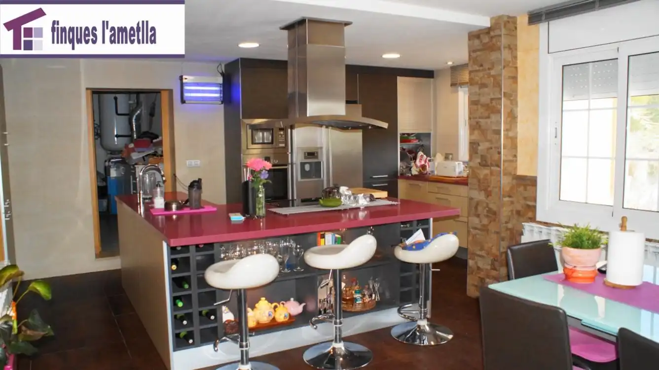 Cocina de Casa o chalet en venta en Bigues i Riells del Fai con Calefacción, Jardín privado y Parquet