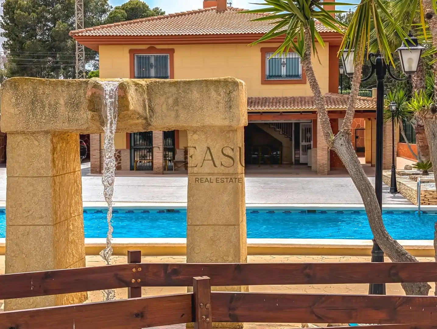 Vista exterior de Casa o chalet en venta en Molina de Segura con Trastero, Piscina y Amueblado