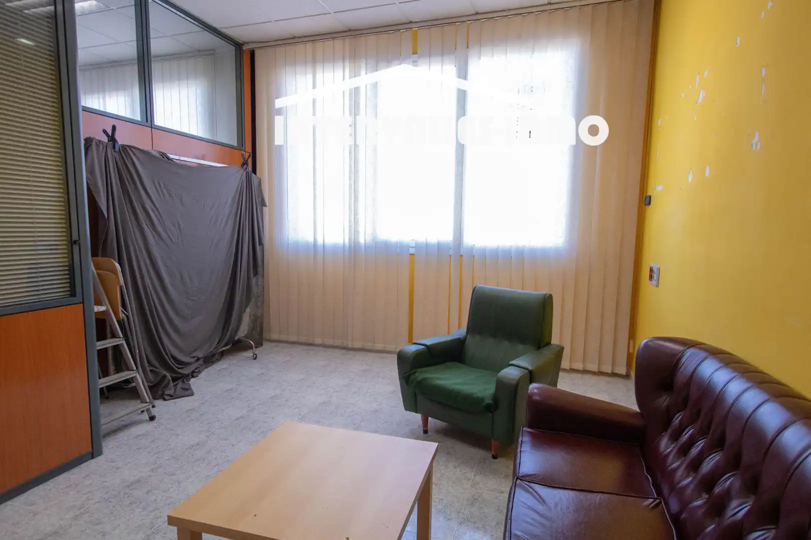 Oficina en venda a Caldes de Montbui