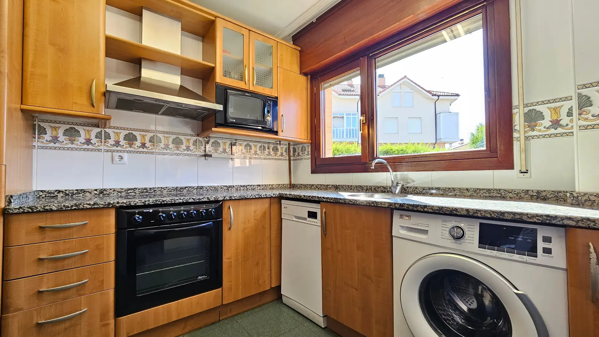 Cocina de Casa adosada en venta en Alegría-Dulantzi con Calefacción, Parquet y Terraza