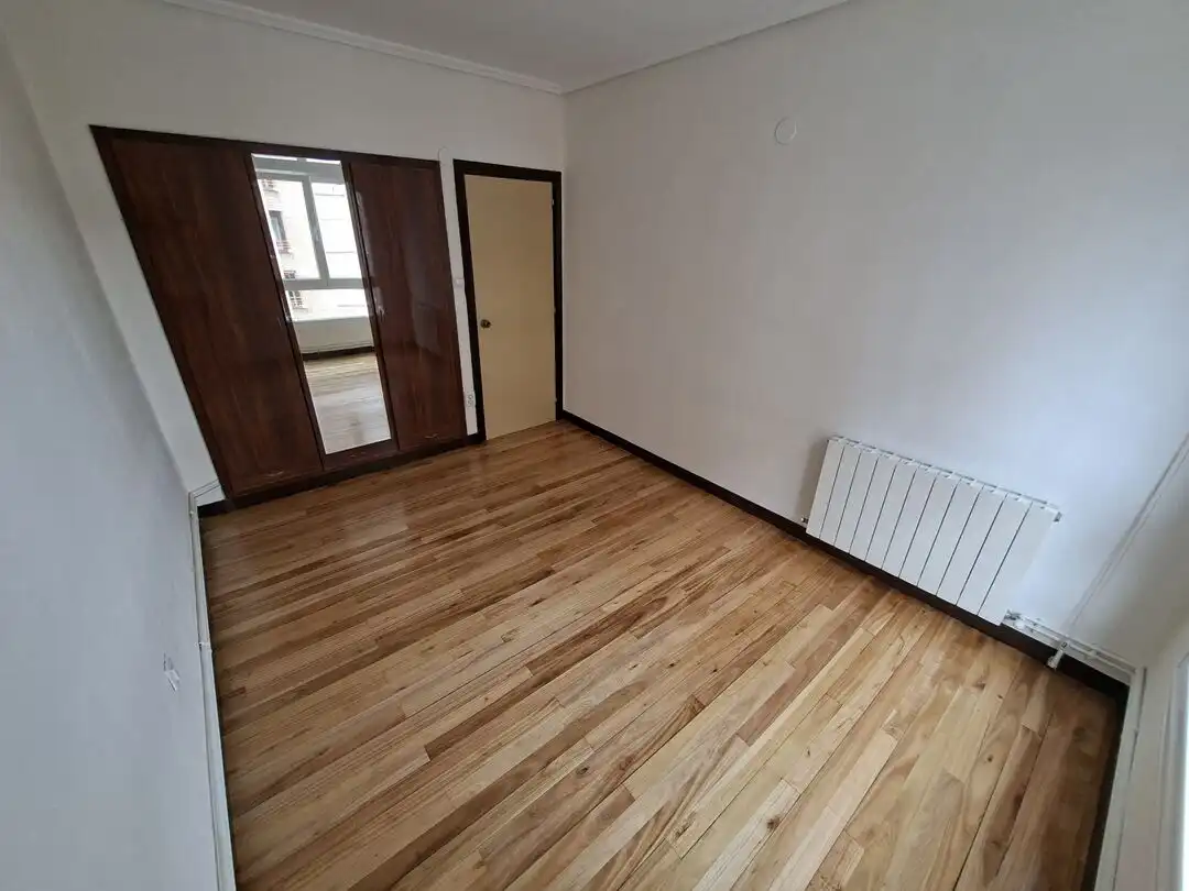 Habitación de Piso en venta en Abadiño  con Calefacción y Balcón