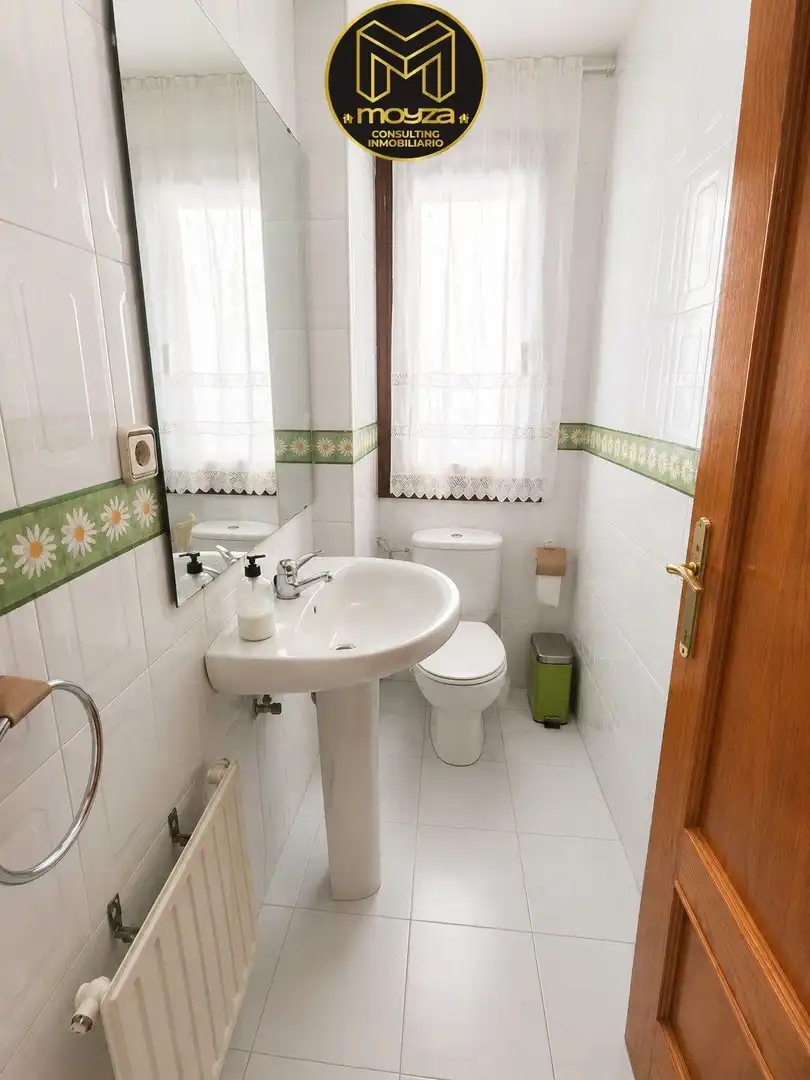 Baño de Casa o chalet en venta en Jaén con Aire acondicionado, Calefacción y Terraza